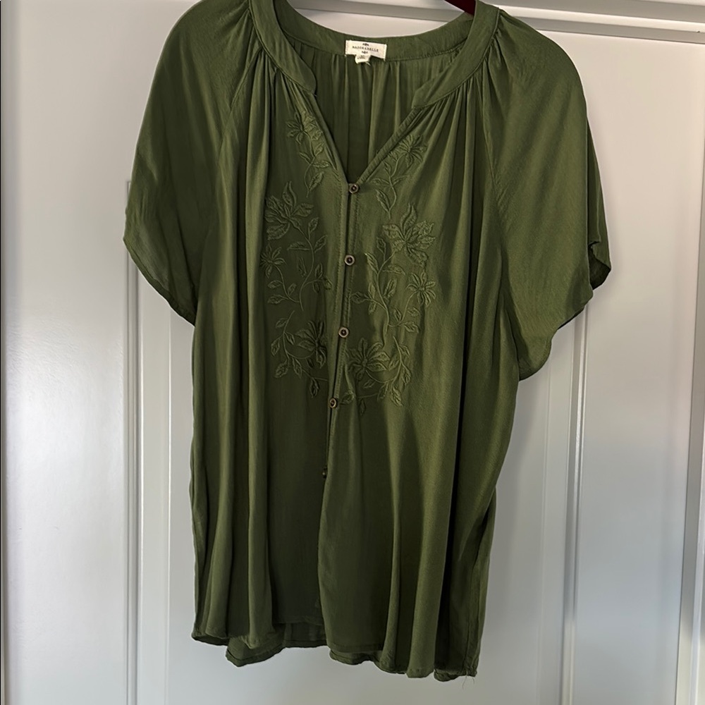 Green, embroidered, breezy blouse!